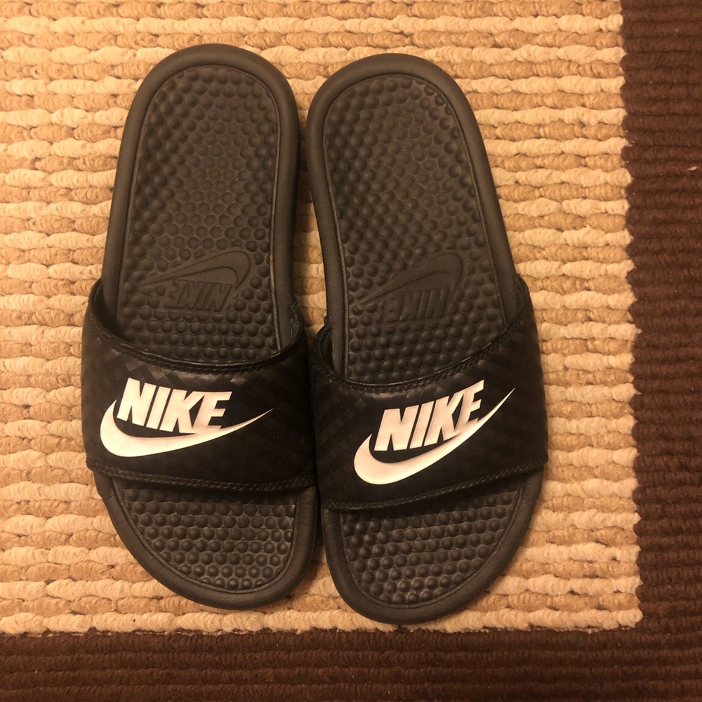 Nike slides size:7